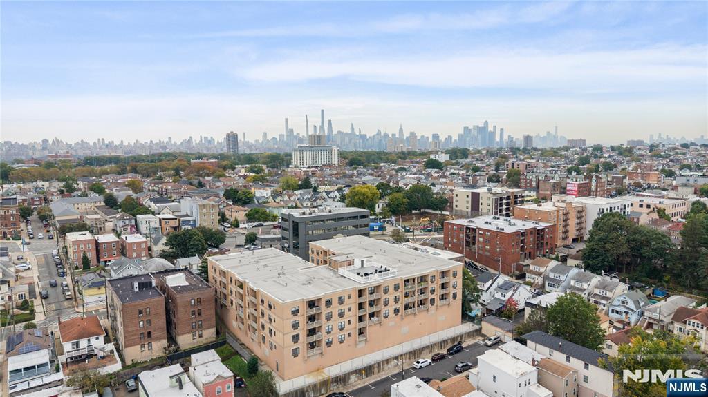8915 Bergenwood Avenue - Photo 3