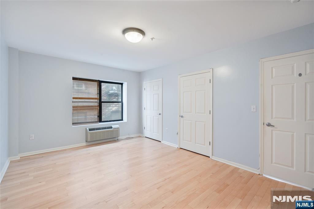 8915 Bergenwood Avenue - Photo 5