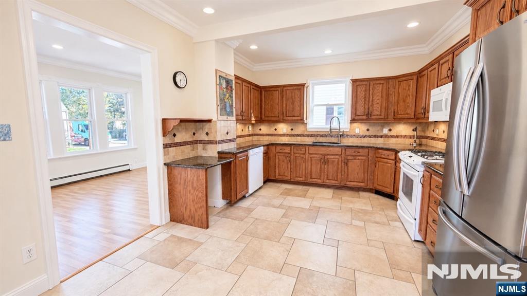 24 Parker Avenue - Photo 5