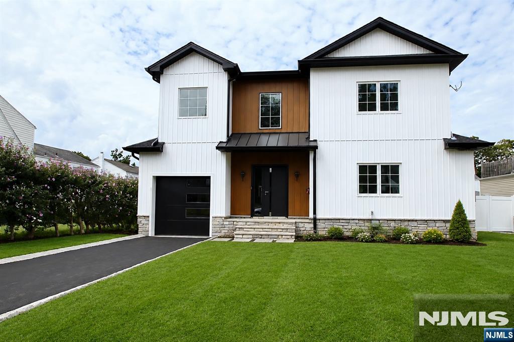 9-02 3rd Street - Photo 1