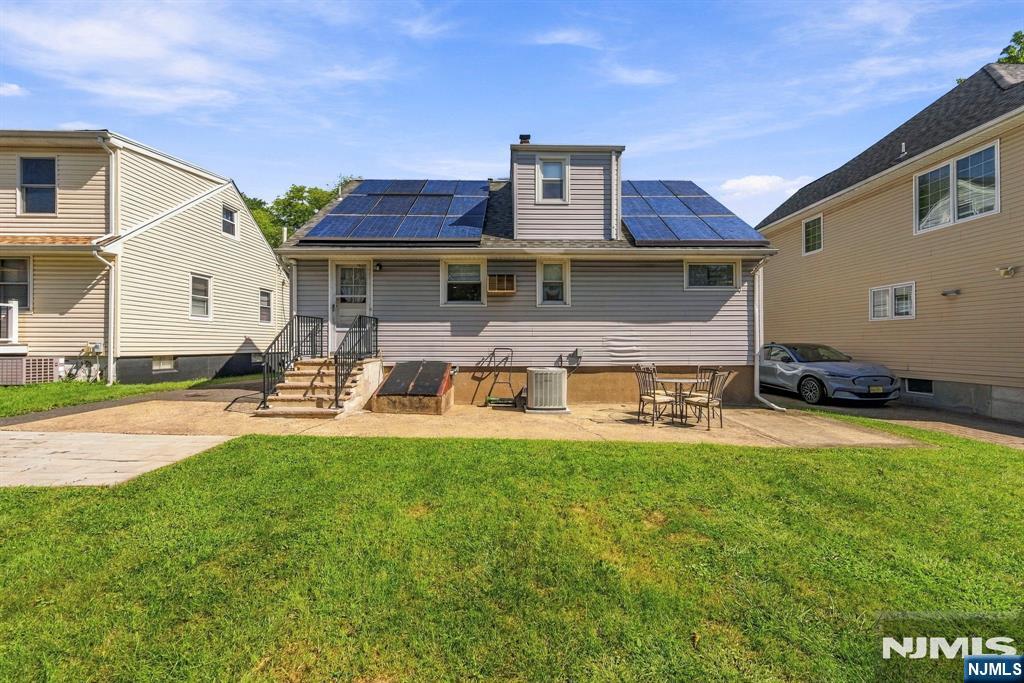 454 Lasalle Avenue - Photo 3