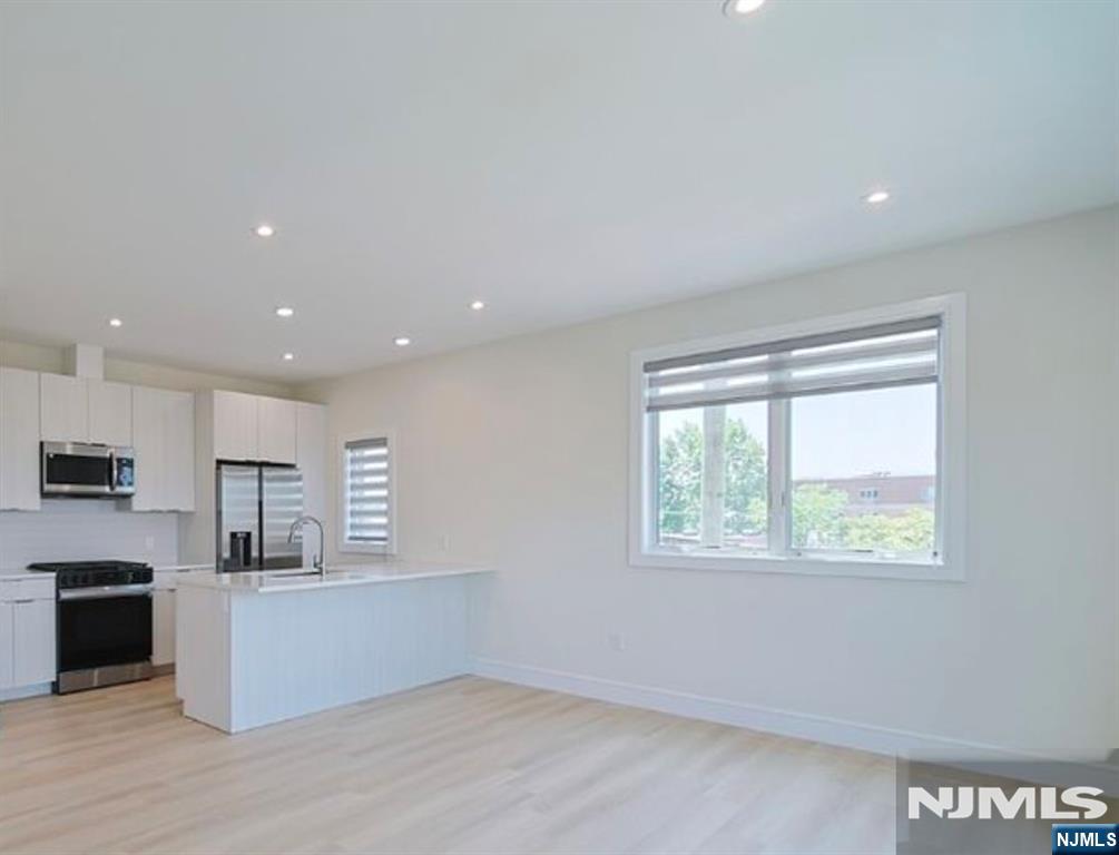 401 Central Boulevard PH4B - Photo 5