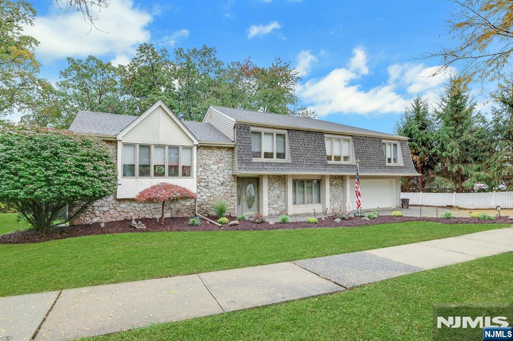 32 Clinton Lane - Photo 1