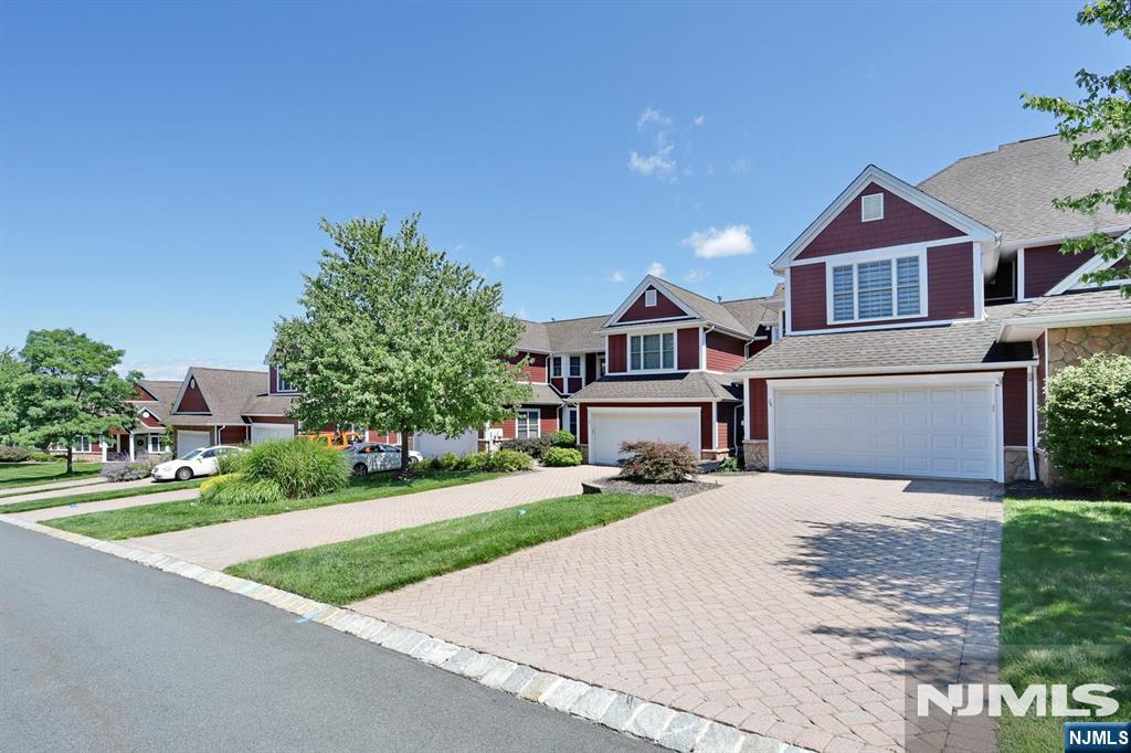 28 Turnberry Lane - Photo 3
