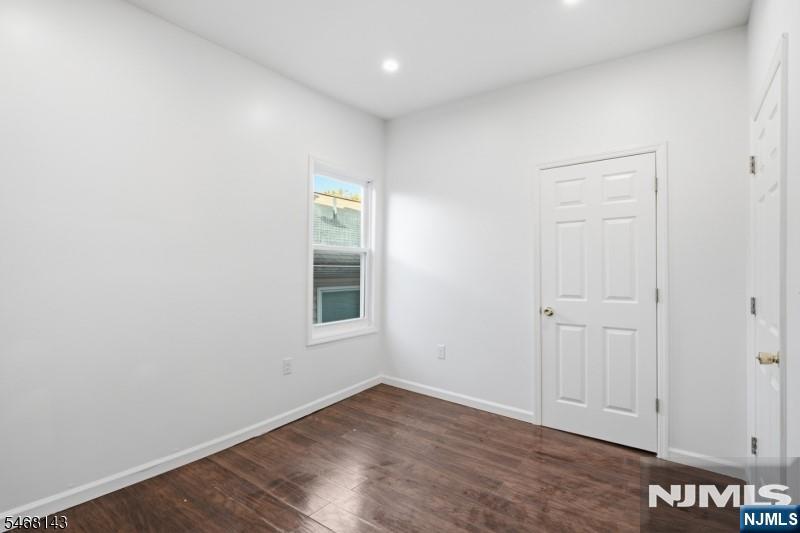 16 Seymour Avenue 3 - Photo 5
