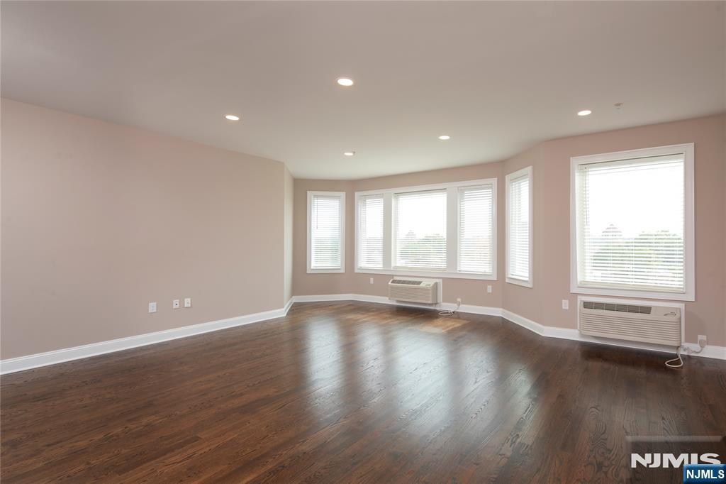 29 Linden Street 501 - Photo 5