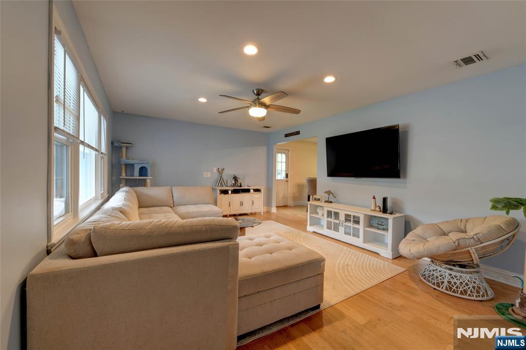 66 De Hart Street - Photo 5