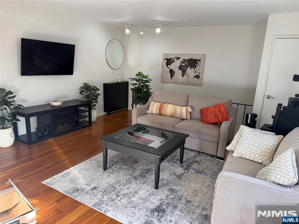 5012 Christopher Street - Photo 1