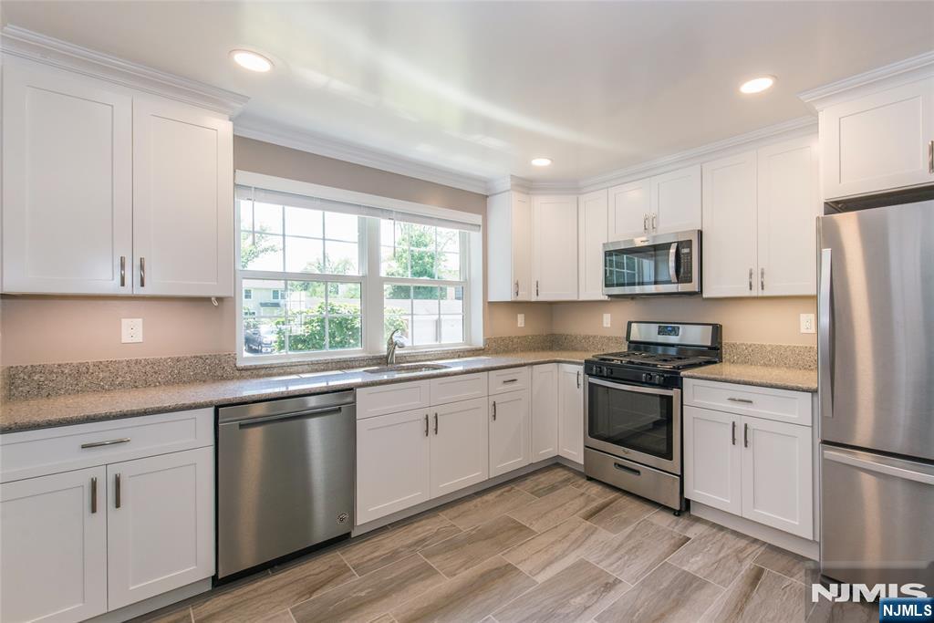 14 Bliss Avenue S - Photo 1