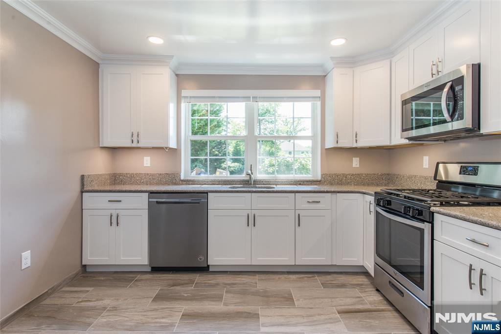 14 Bliss Avenue S - Photo 2
