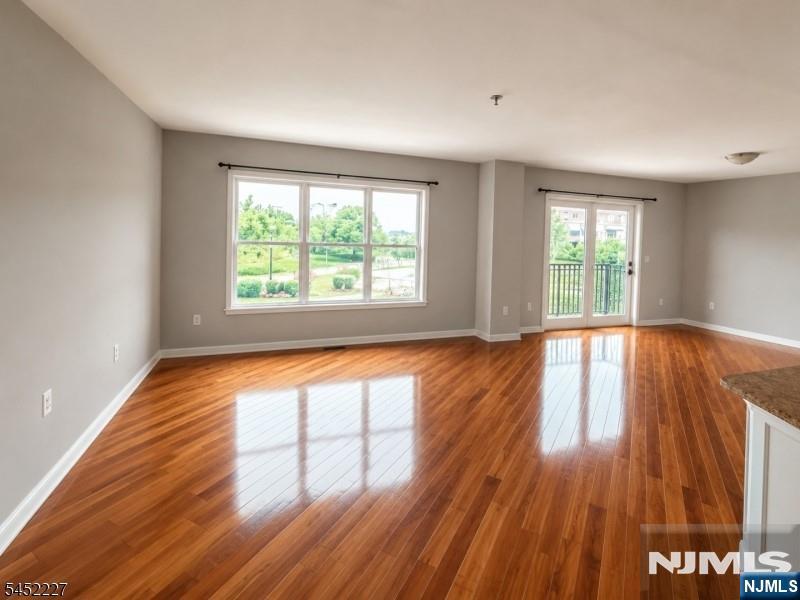 125 The Promenade 125 - Photo 2