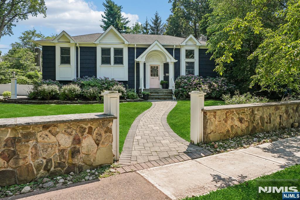 134 Norwood Avenue - Photo 1