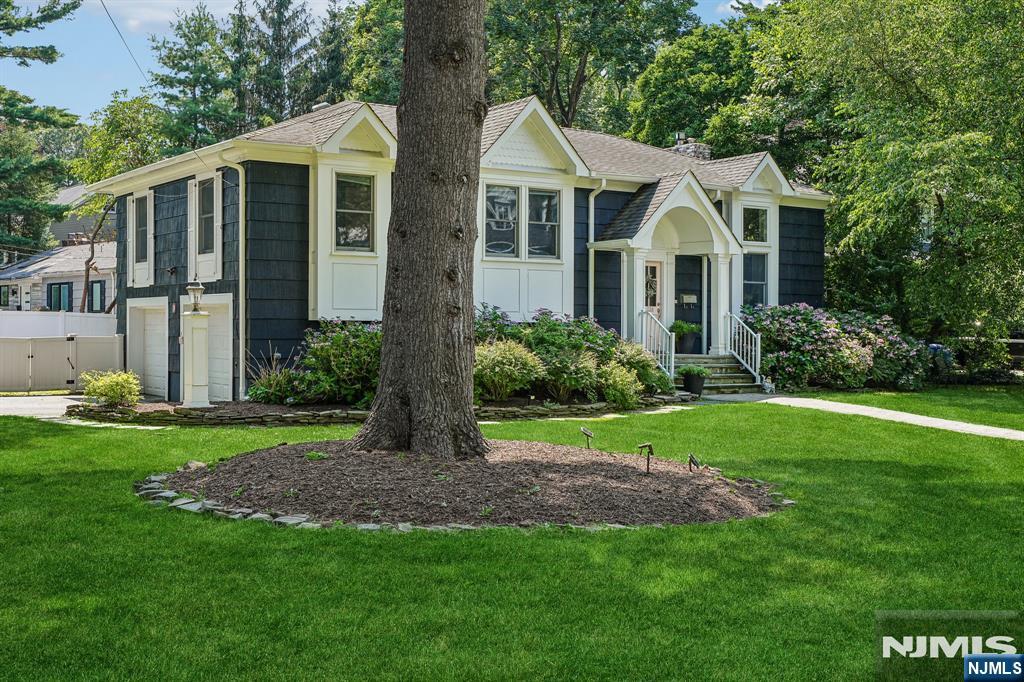 134 Norwood Avenue - Photo 2