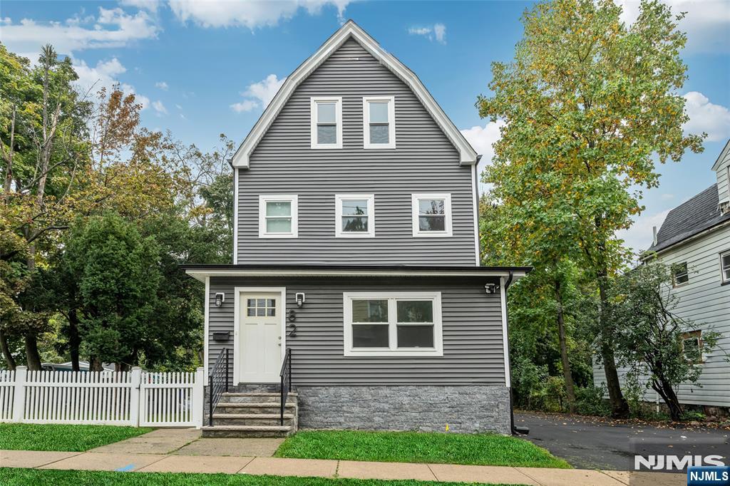 82 Watchung Avenue - Photo 2