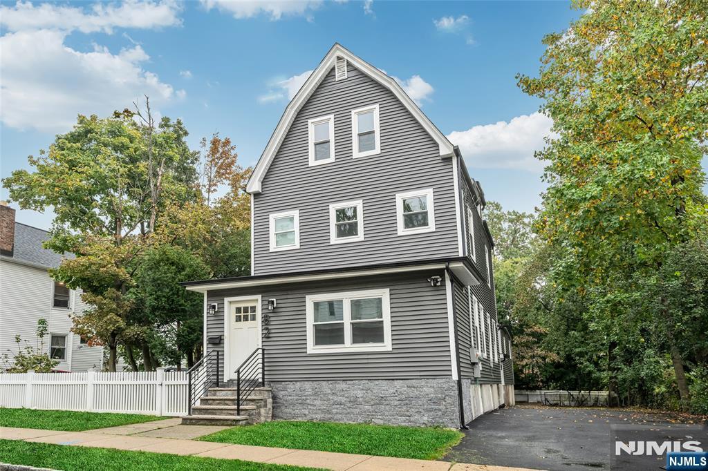 82 Watchung Avenue - Photo 3