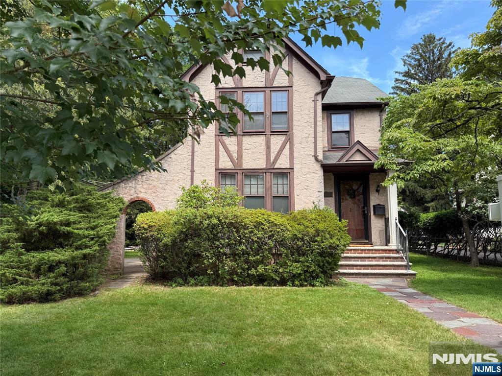 37 Columbus Avenue - Photo 1
