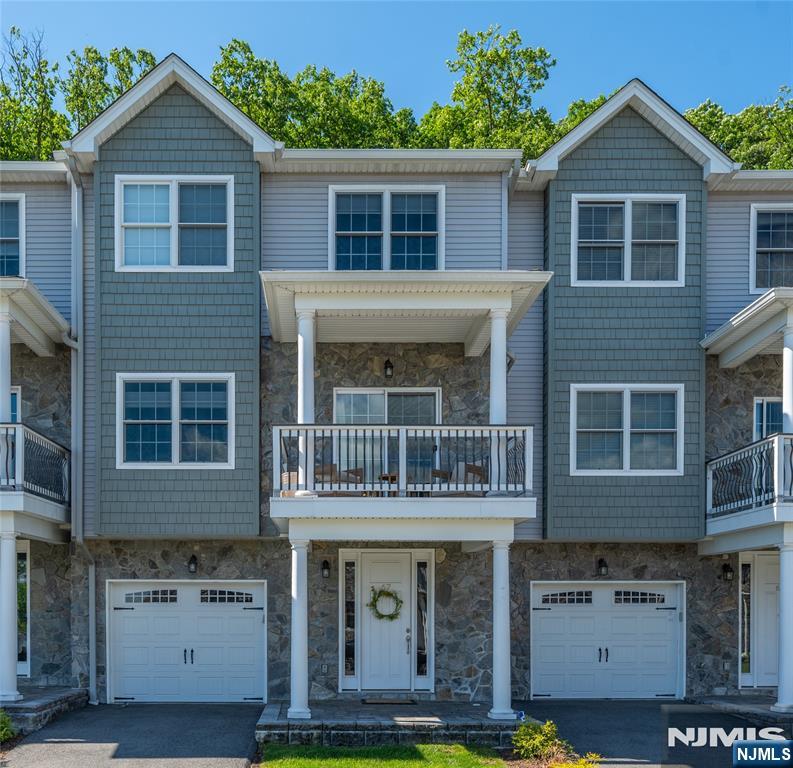 67 Halina Lane - Photo 1