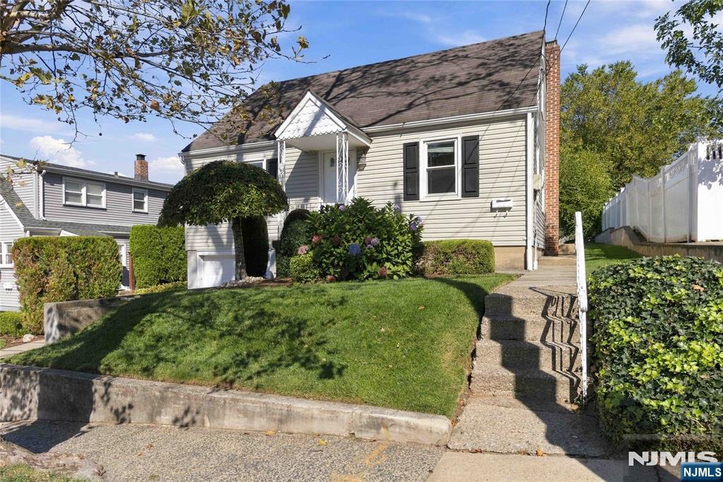 164 Arlington Boulevard - Photo 2