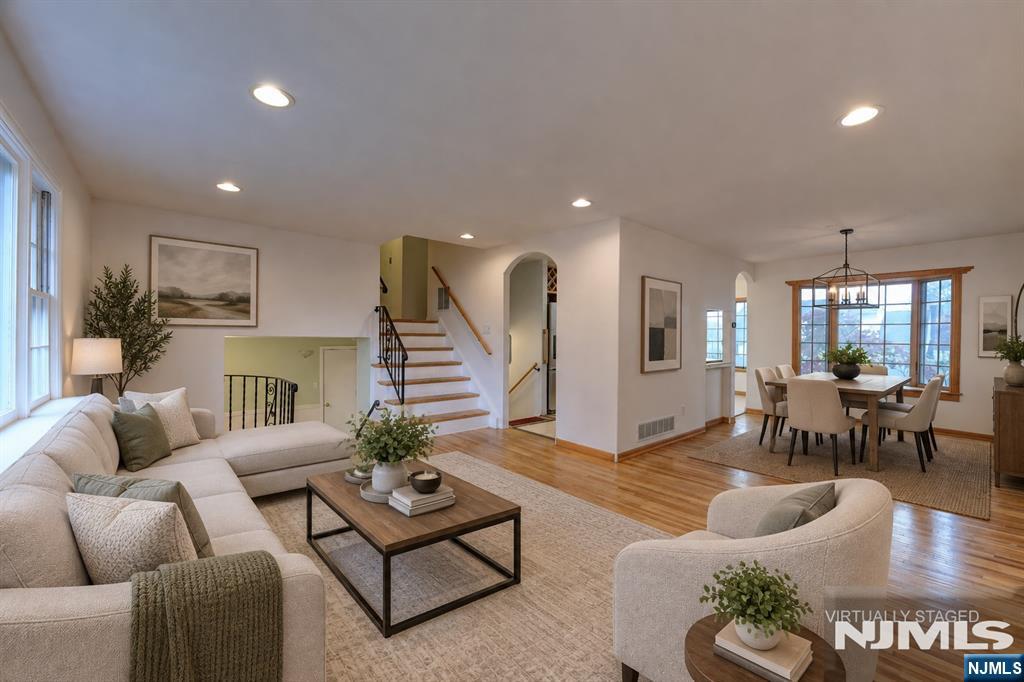 15 Jocelyn Place - Photo 2