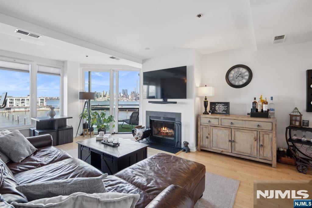 600 Harbor Boulevard 949 - Photo 1