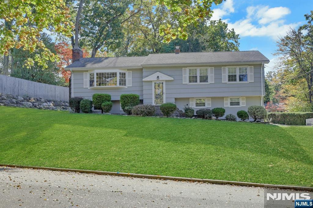 13 Darlene Terrace - Photo 2