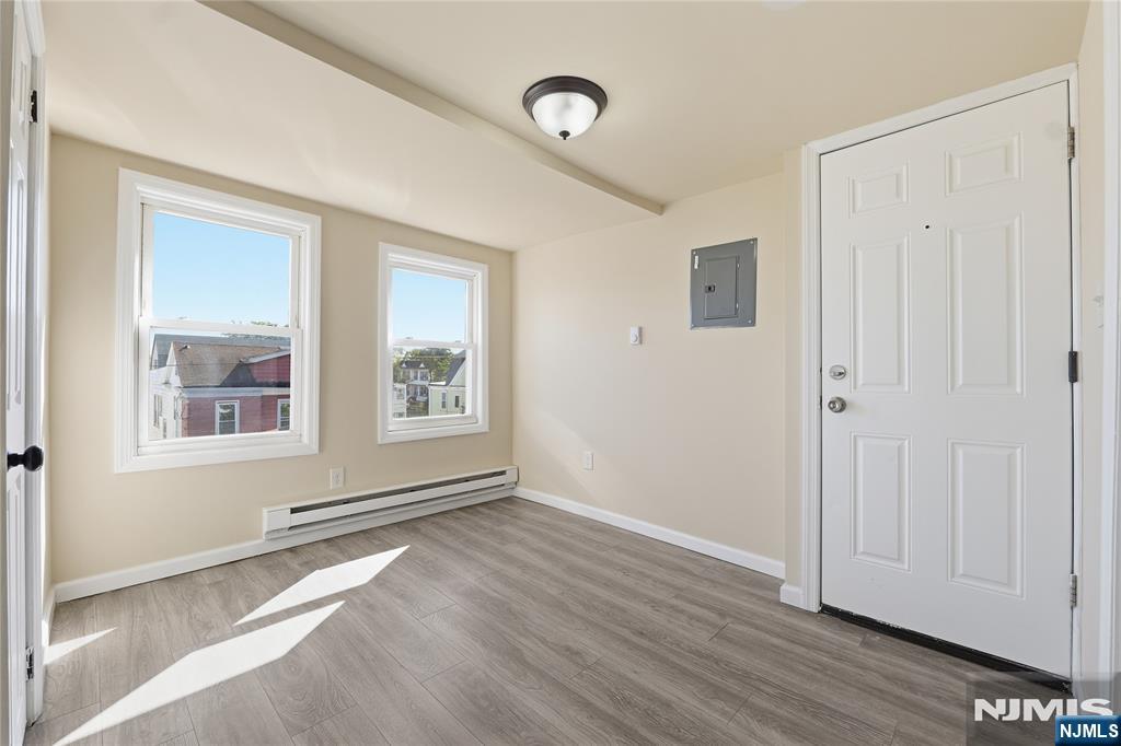 279 Ridgewood Avenue 3 - Photo 5