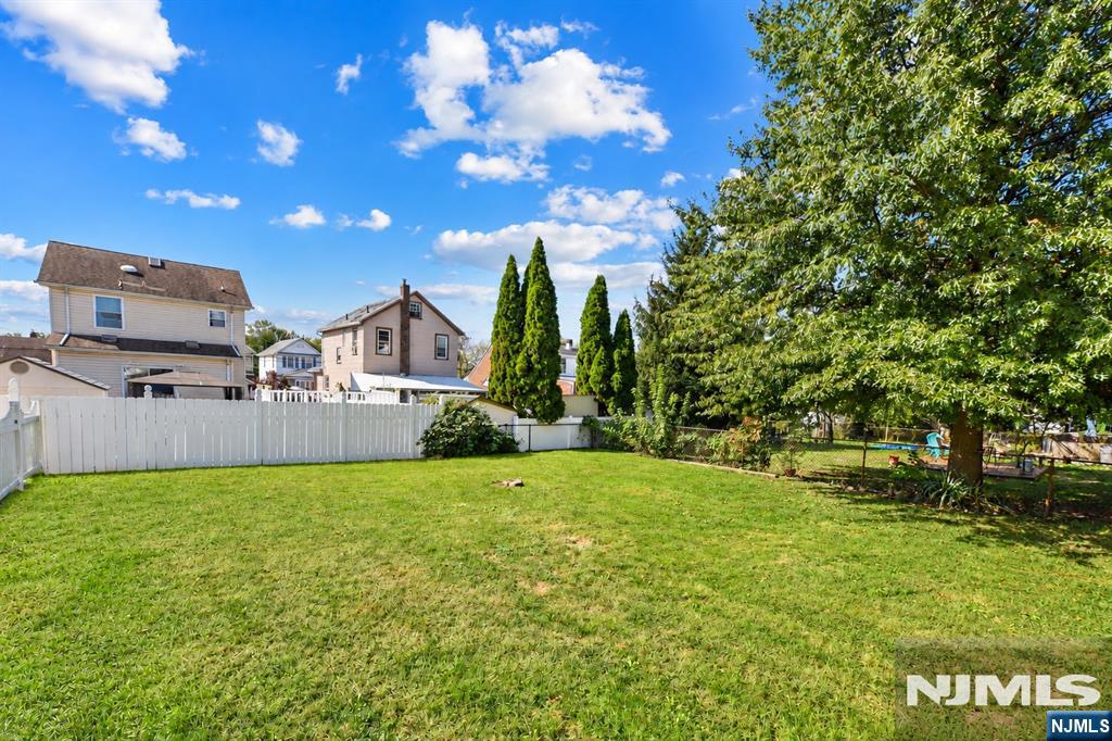 415-417 Spruce - Photo 4