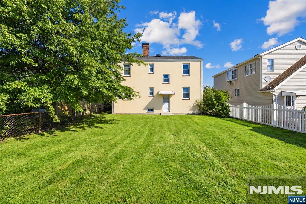 415-417 Spruce - Photo 5