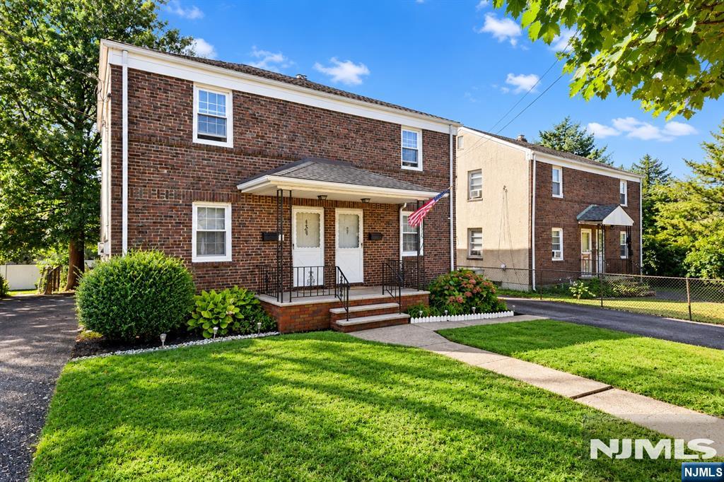 419 Spruce Street - Photo 2