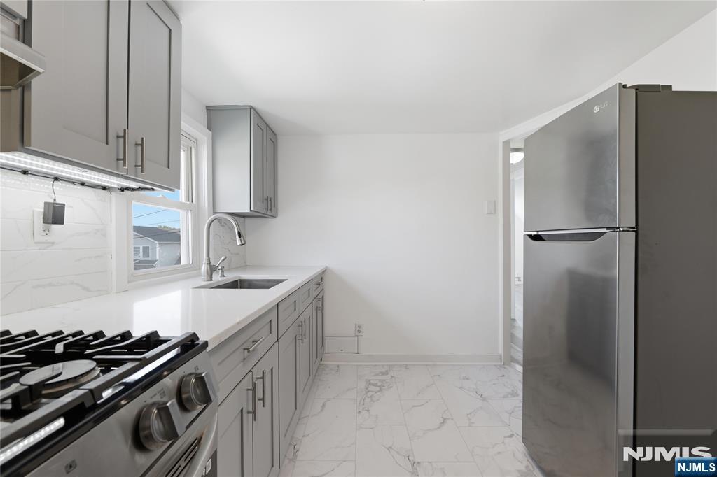 76 Schuyler Avenue 2 - Photo 4