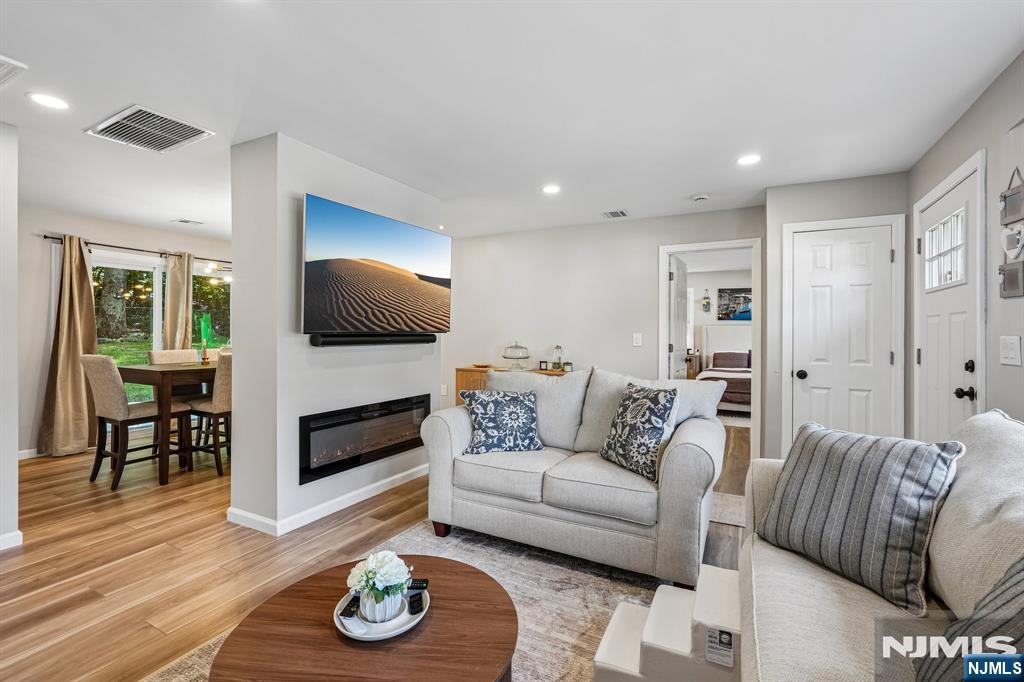 102 Hiawatha Boulevard - Photo 4