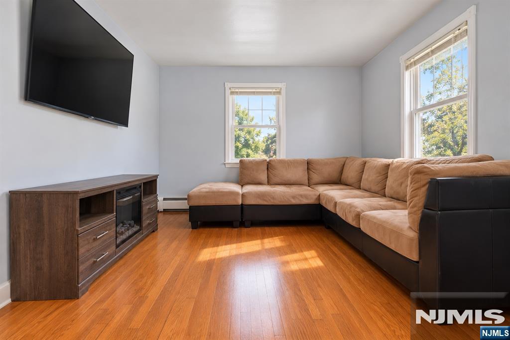 423 Spruce Street - Photo 3
