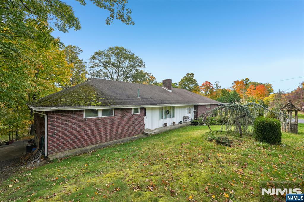 767 Berdan Avenue - Photo 2