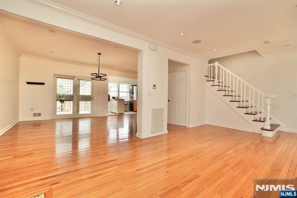325-327 N 11th Street - Photo 3