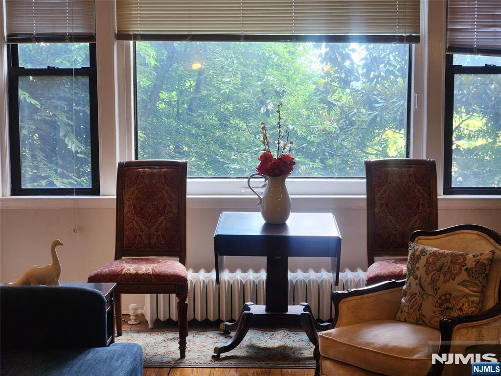 363-377 Mount Prospect 1B - Photo 2