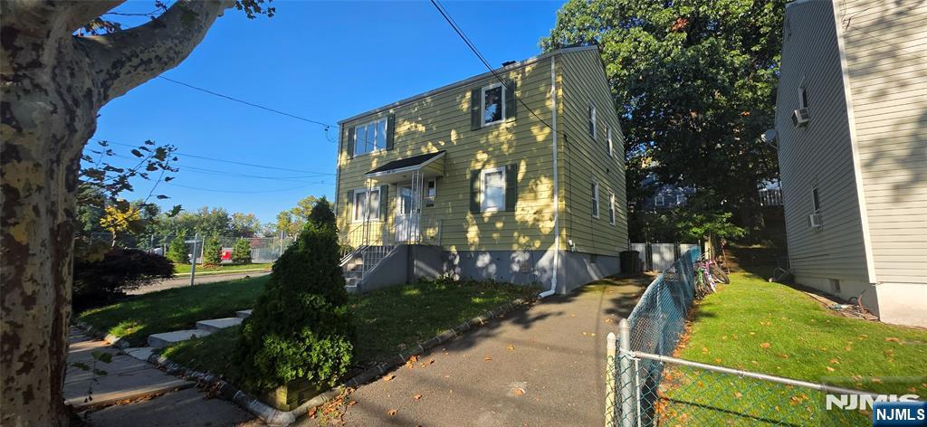 52 7th Avenue - Photo 1