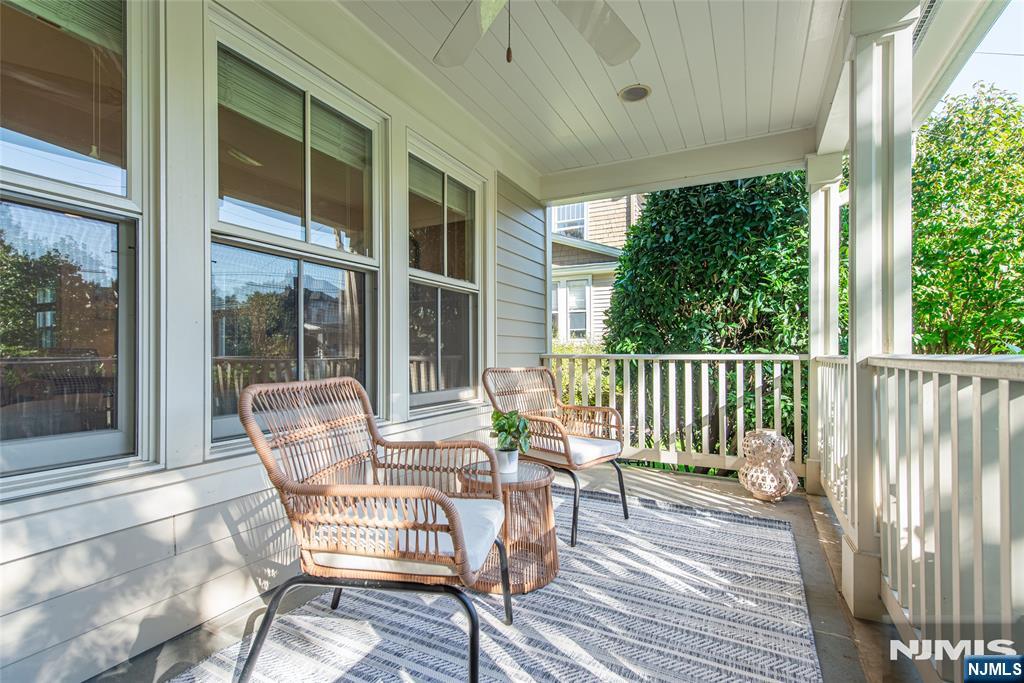 136 Montclair Avenue - Photo 3