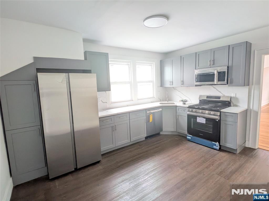 311-313 23rd Street 2 - Photo 1