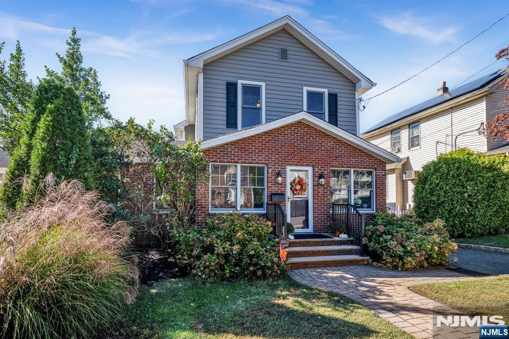 99 Raymond Avenue - Photo 3
