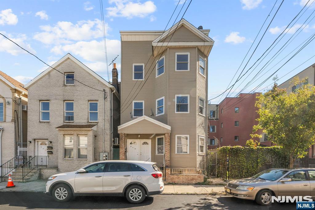 524 Mulberry Street - Photo 1