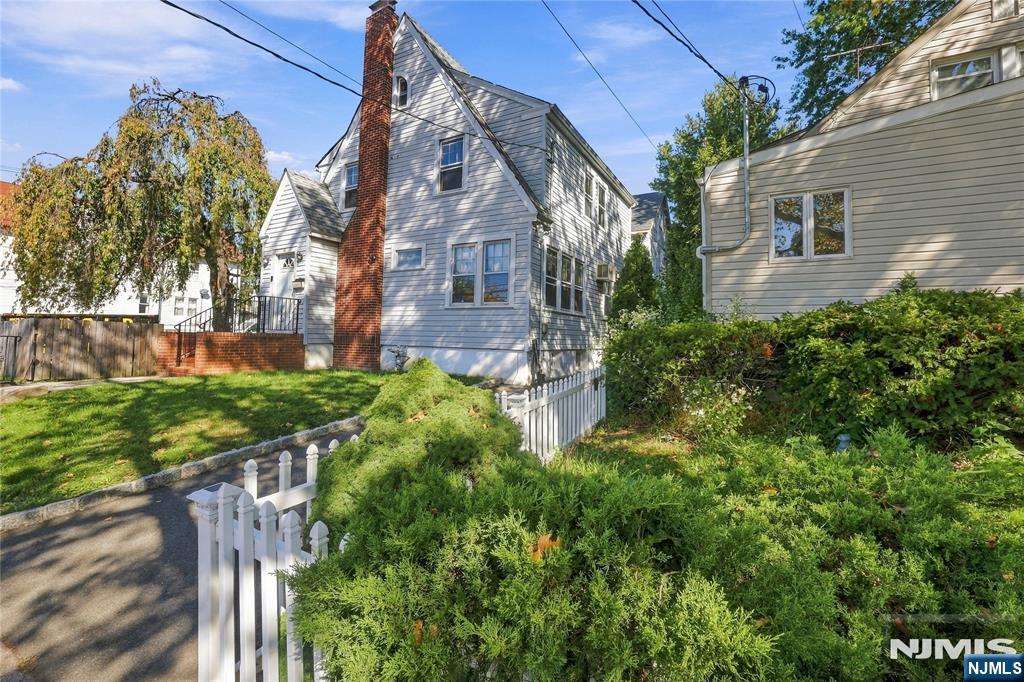 82 Brook Avenue - Photo 3