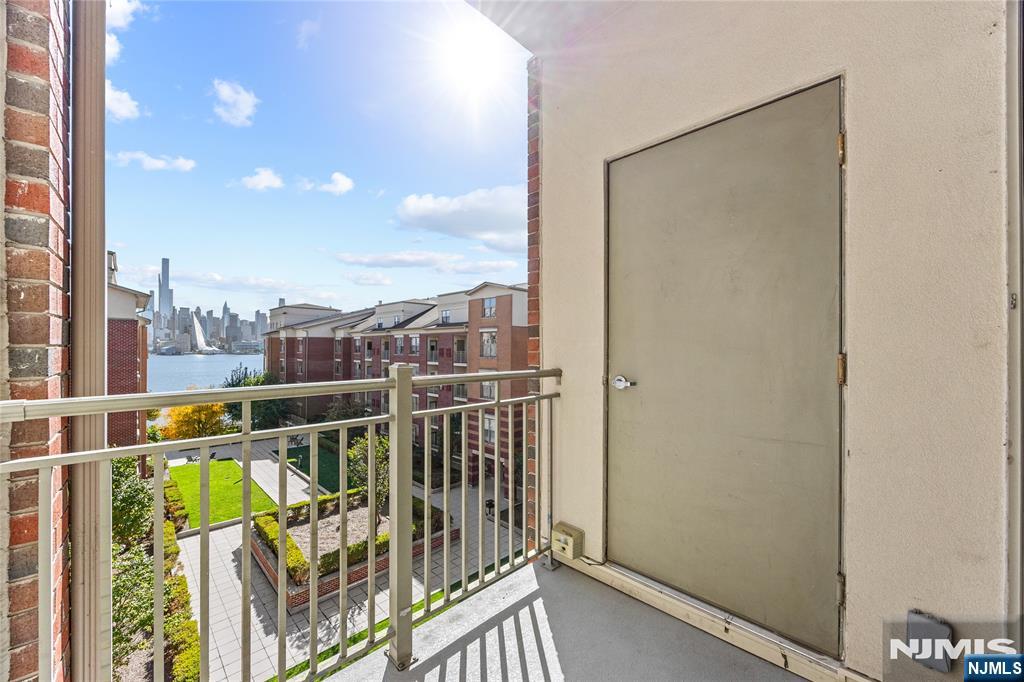 26 Ave At Port Imperial 425 - Photo 3