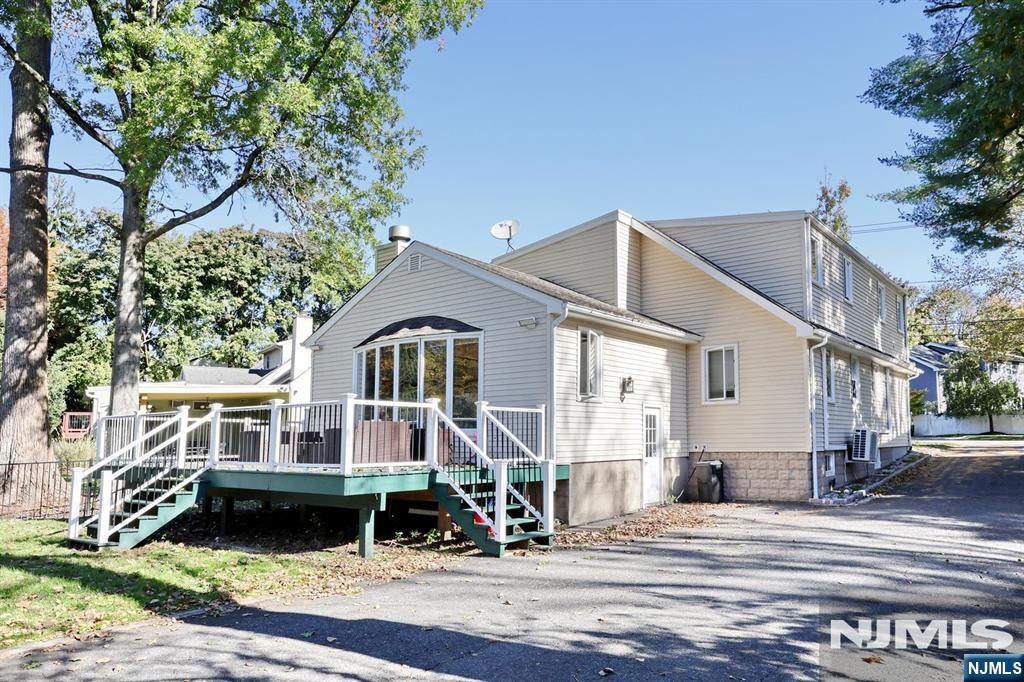 72 Grant Avenue - Photo 4