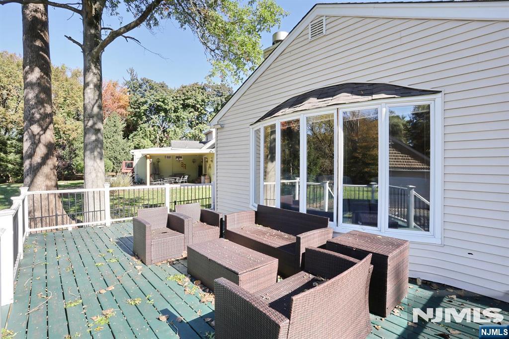 72 Grant Avenue - Photo 5