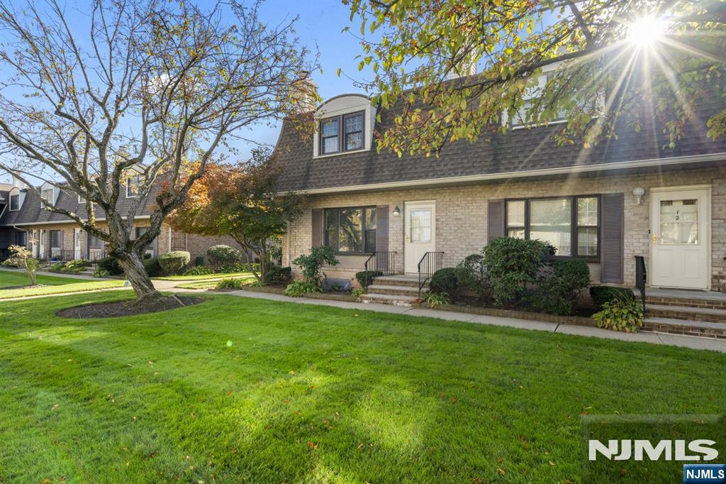 575 Grove Street F-1 - Photo 1