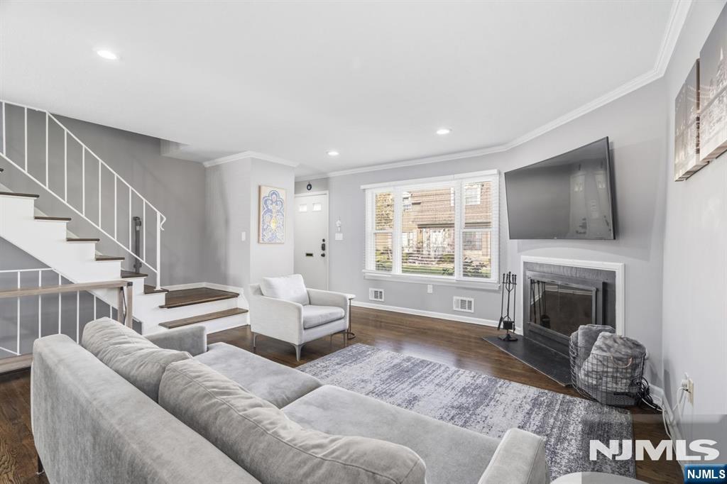 575 Grove Street F-1 - Photo 5
