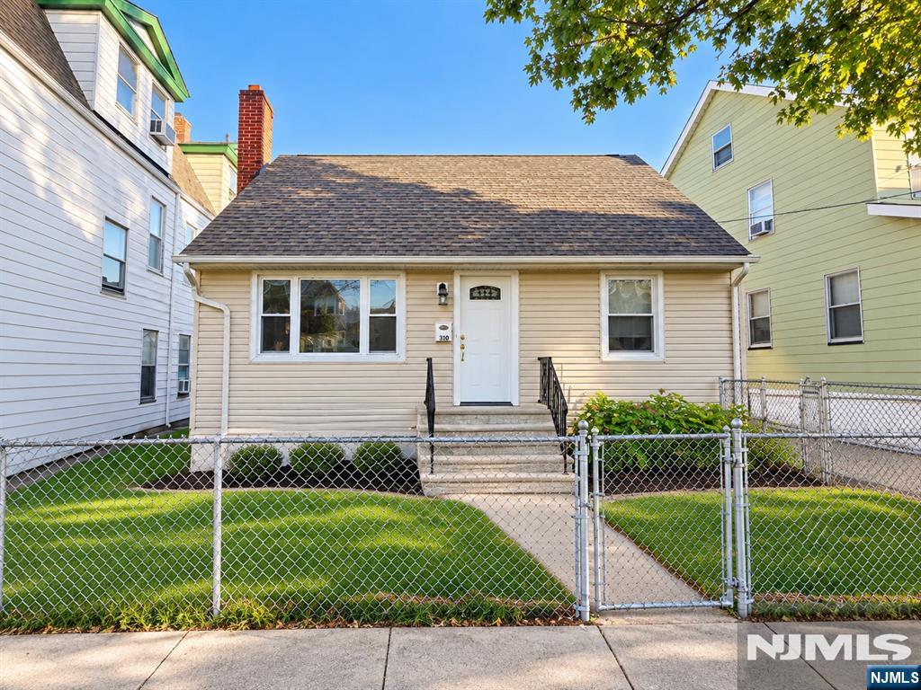 310 Devon Street - Photo 1