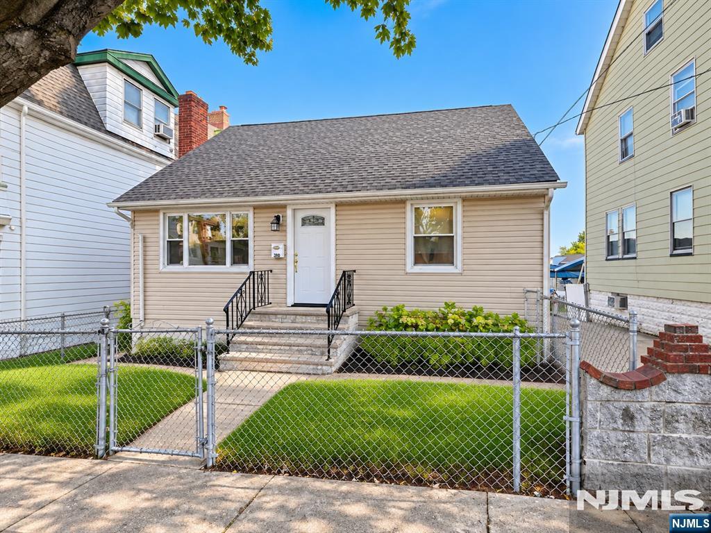 310 Devon Street - Photo 3