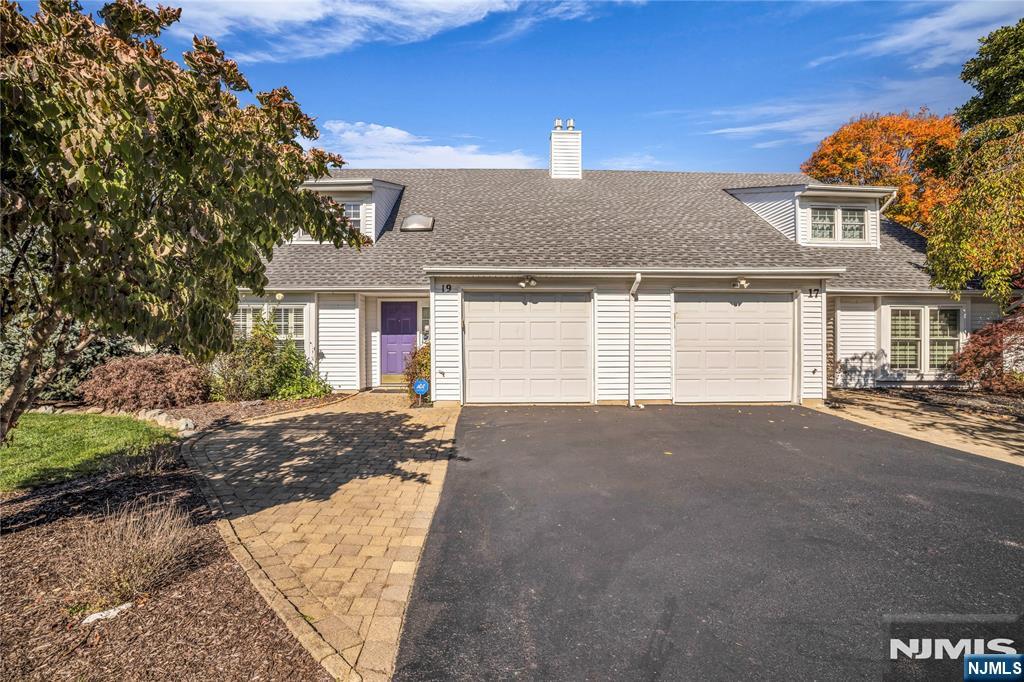 19 Crefeld Court 2 - Photo 2