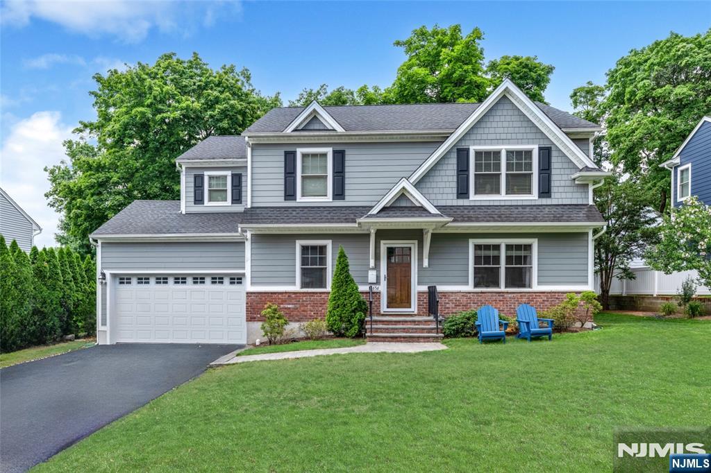 656 Wyndemere Avenue - Photo 1